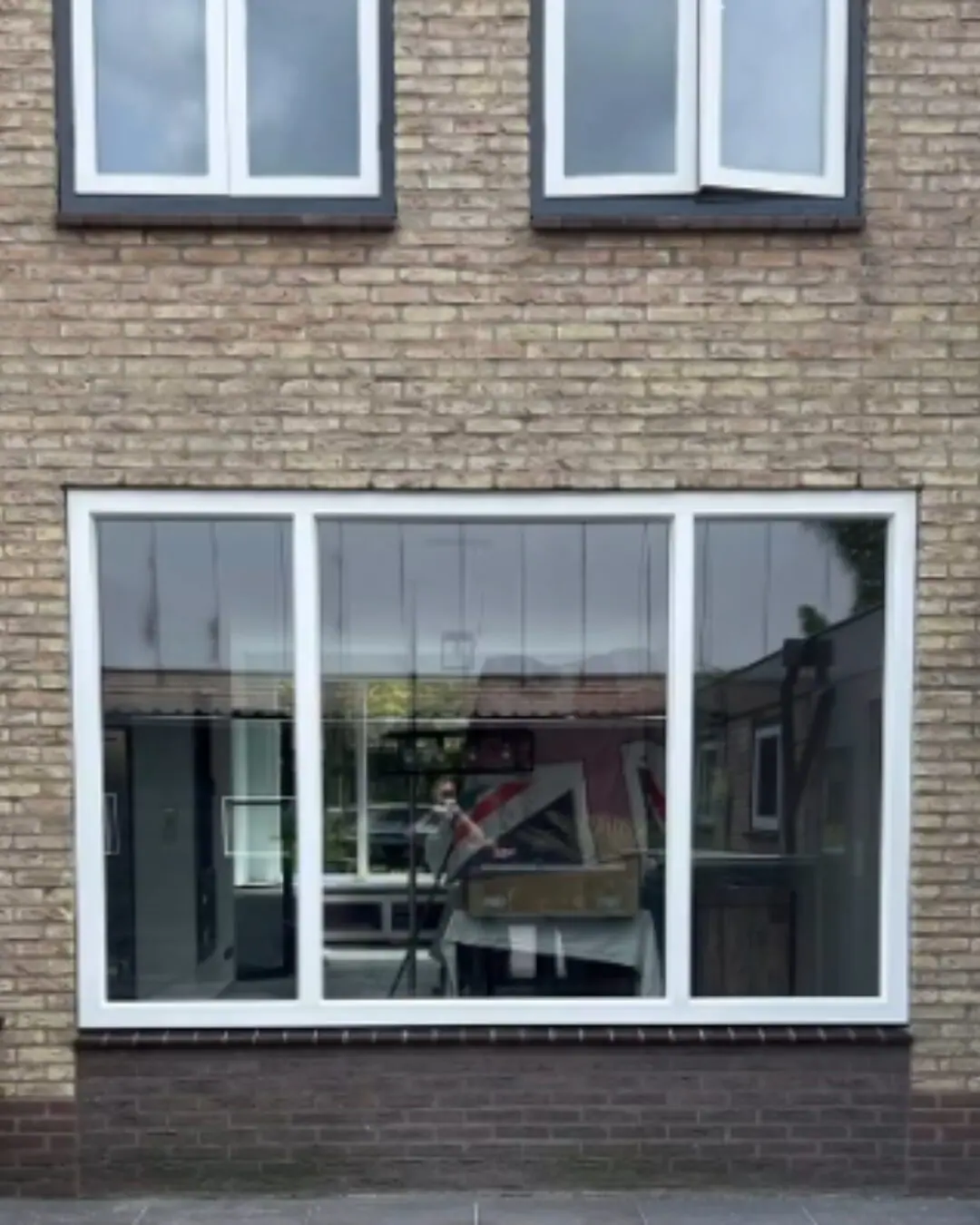Nieuwe kunststof kozijnen met isolatieglas