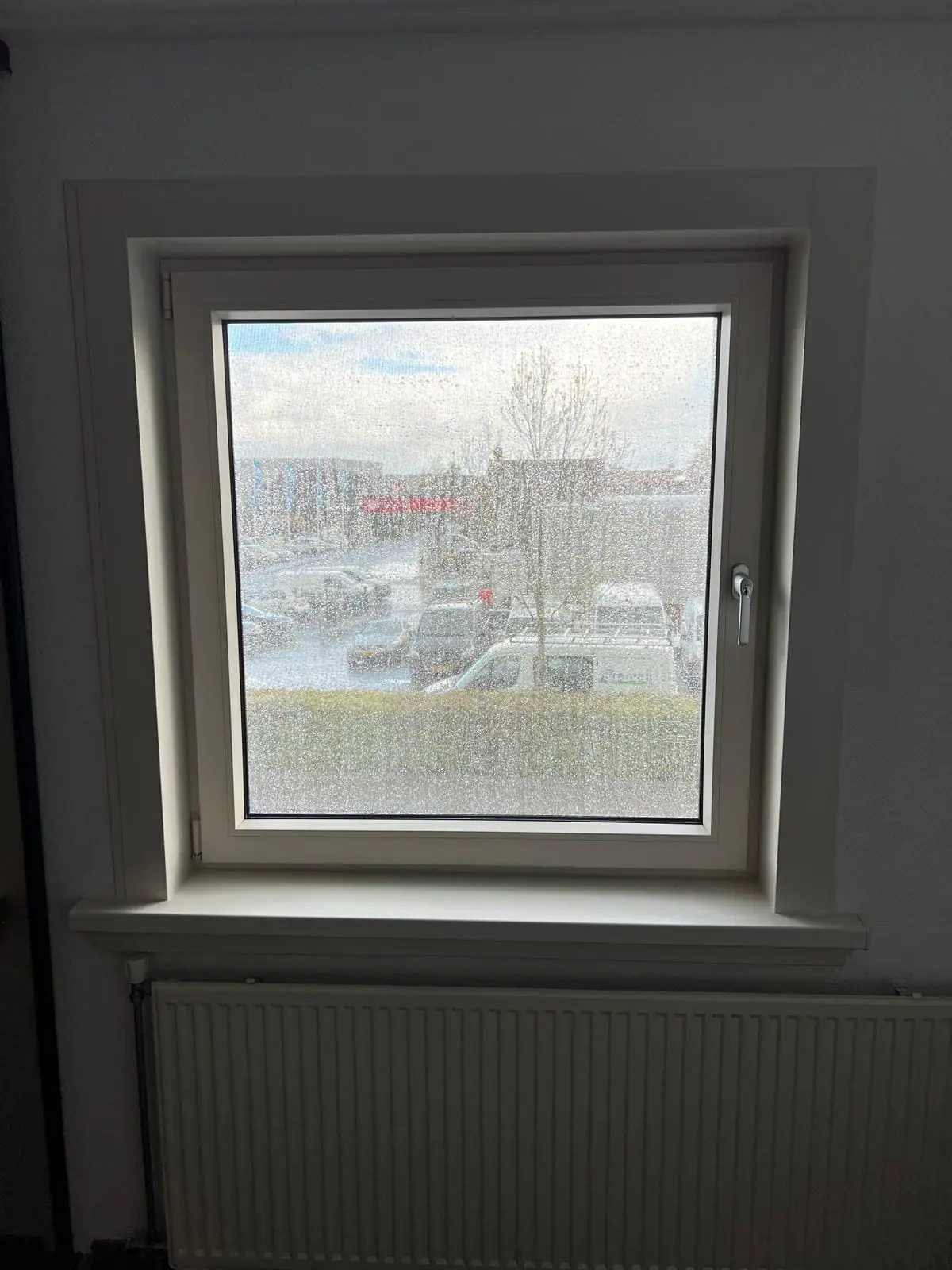 Nieuw kunststof draai-kiepraam